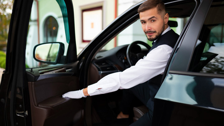 Best Luxury Chauffeur Service in Qatar